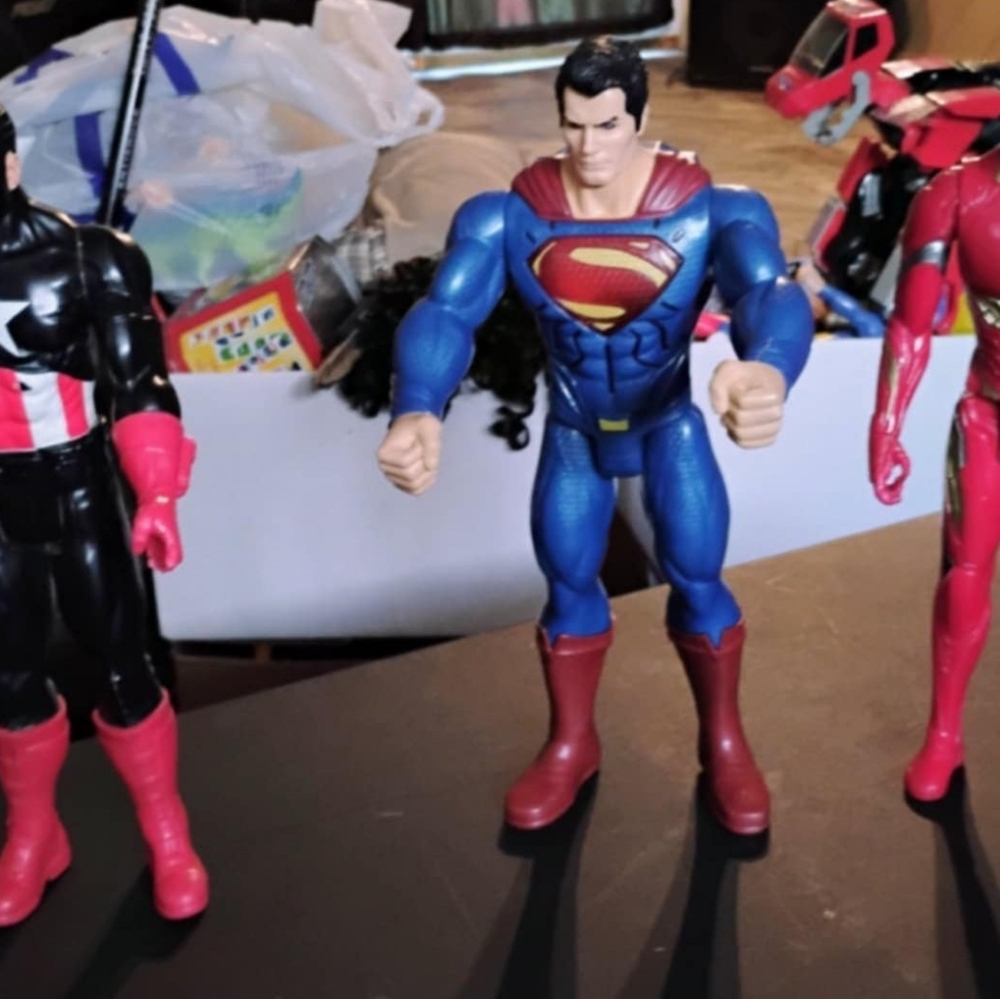 Action figures - Picture 2 of 2